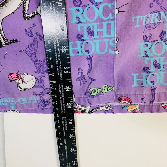 Dr Seuss Scrub Top Size M Cat In Hat Rock Mock Wrap Healthcare EVS Work Uniform - Picture 7 of 15